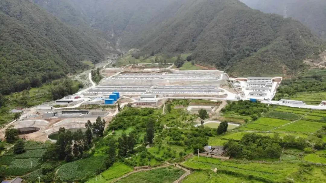 832箇(ge)貧困縣，清(qing)零! 鐵騎力(li)士集(ji)團(tuán)執行總裁李全解碼特色産(chan)業扶貧的(de)“鐵騎模式(shi)”