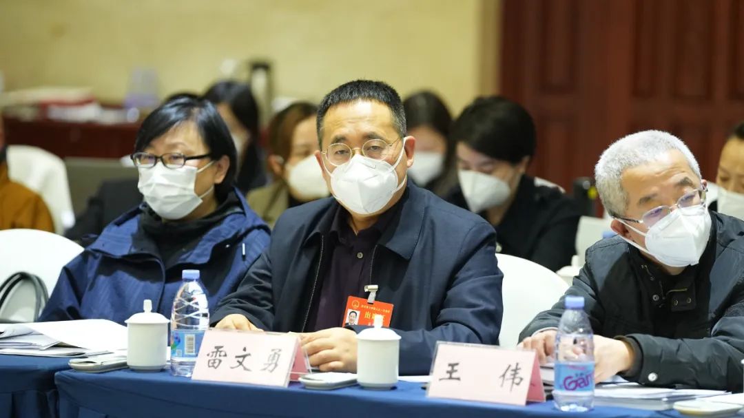 雷文(wén)勇當選四川省人(ren)大(da)常委(wei)會委(wei)員(yuan)