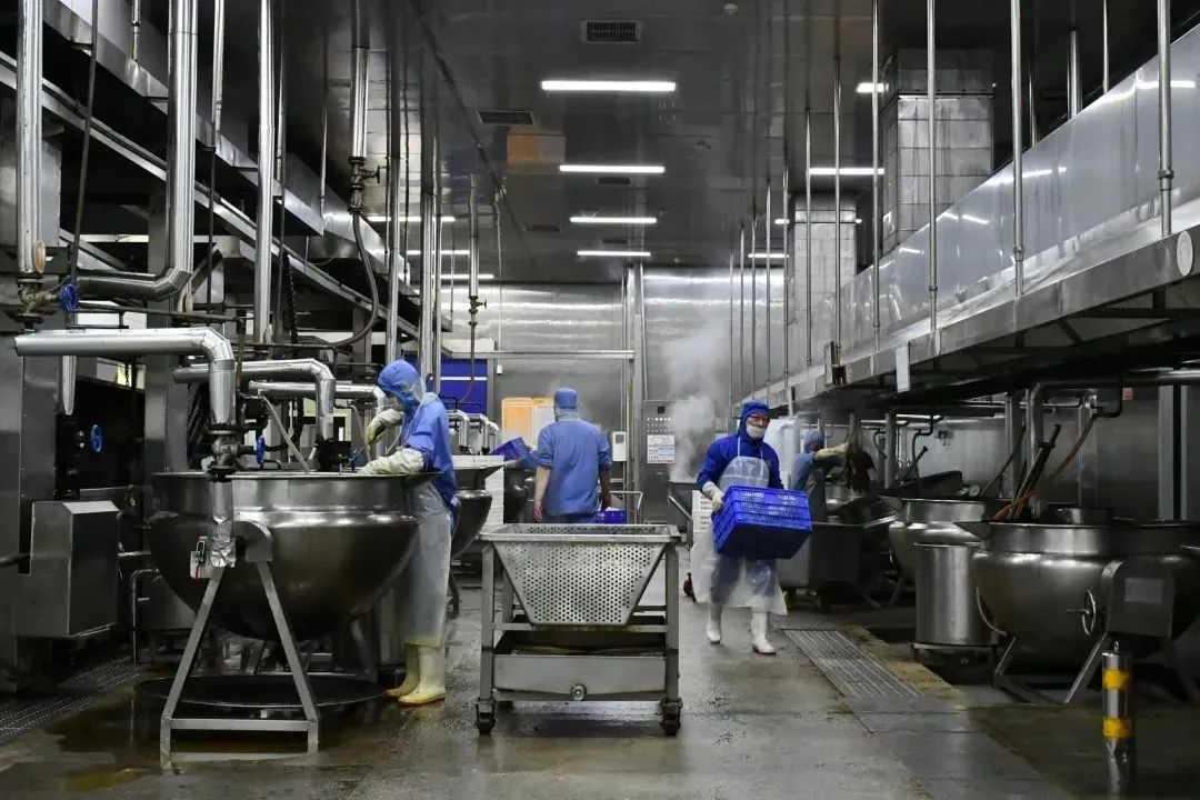 向上生(sheng)長(zhang)！鐵騎力(li)士“開們(men)紅(hong)”号角連聲起